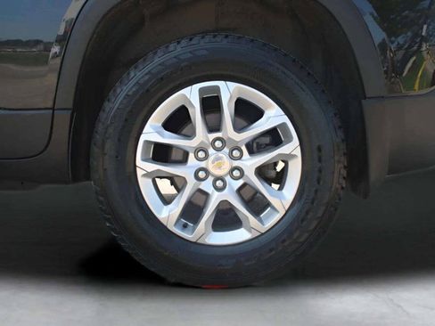 Used 2020 Chevrolet Traverse LT w/ Driver Confidence II Package AWD/4WD image 21