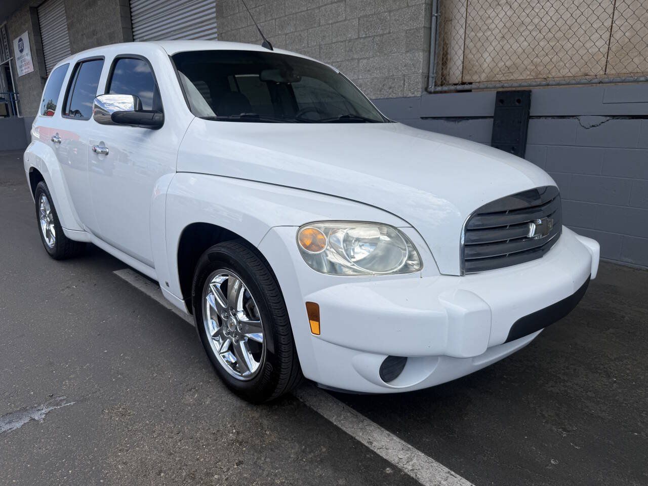 Used 2008 Chevrolet HHR LT FWD image 2