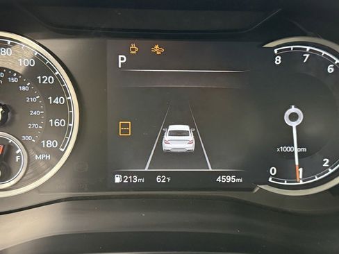 Used 2025 Genesis G70 2.5T image 22