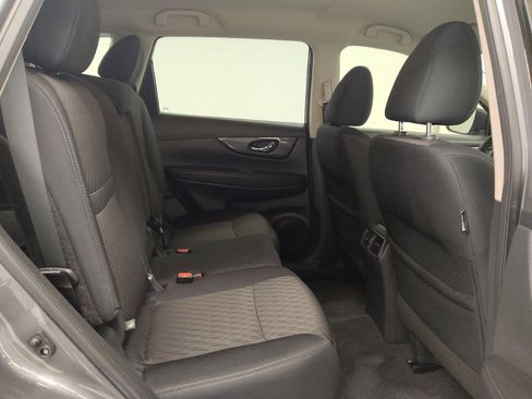 Used 2019 Nissan Rogue SV FWD image 19