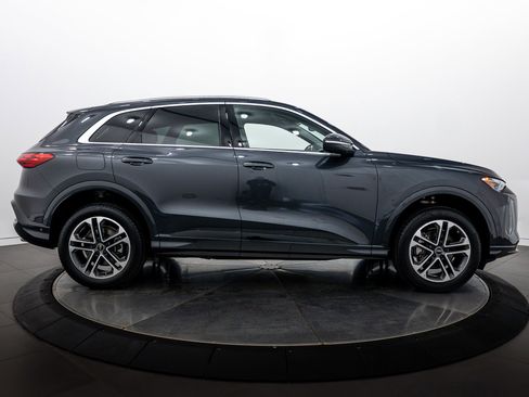 Used 2025 Audi Q5 Premium w/ Convenience Package AWD/4WD image 3