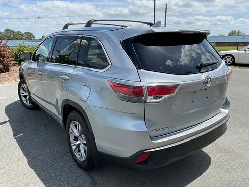 Used 2015 Toyota Highlander XLE image 6