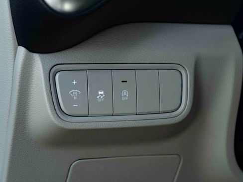 Used 2025 Kia Soul LX FWD image 35
