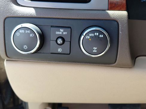 Used 2013 Chevrolet Tahoe LTZ image 29