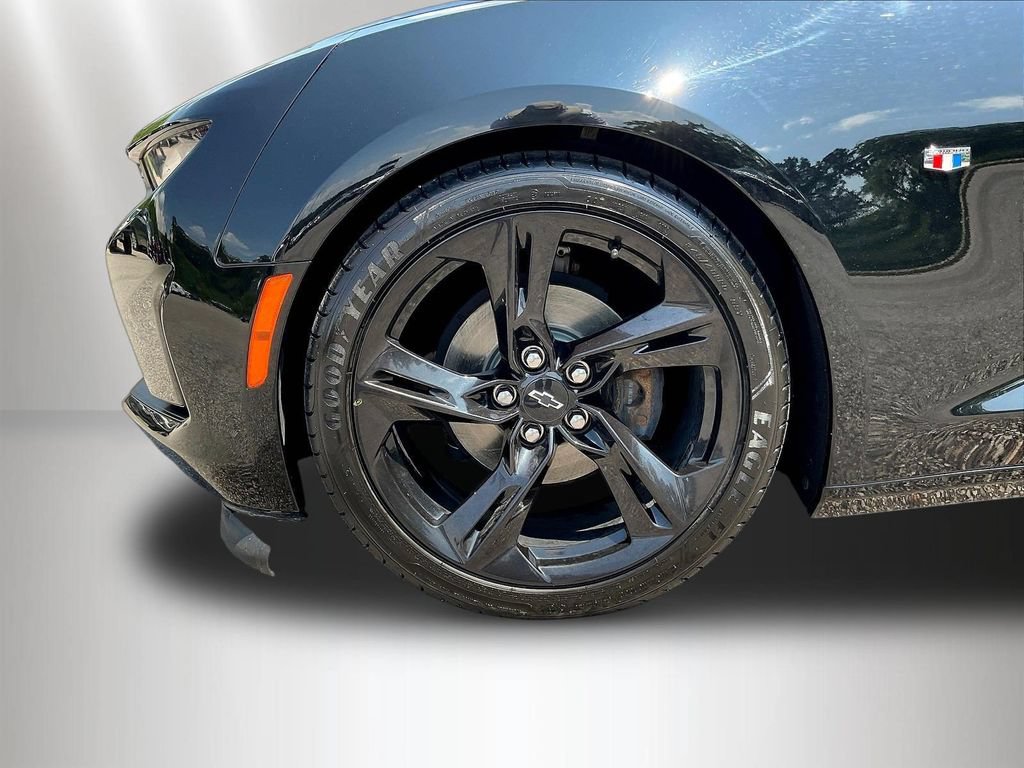 Used 2022 Chevrolet Camaro LT RWD image 32