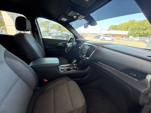 Used 2023 Chevrolet Traverse LT FWD image 33