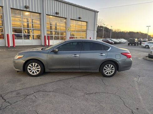 Used 2017 Nissan Altima 2.5 S w/ Power Driver Seat Package image 5