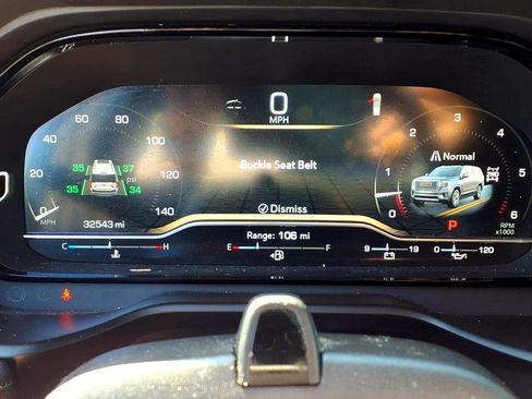 Used 2024 GMC Yukon Denali w/ Advanced Technology Package AWD/4WD image 27