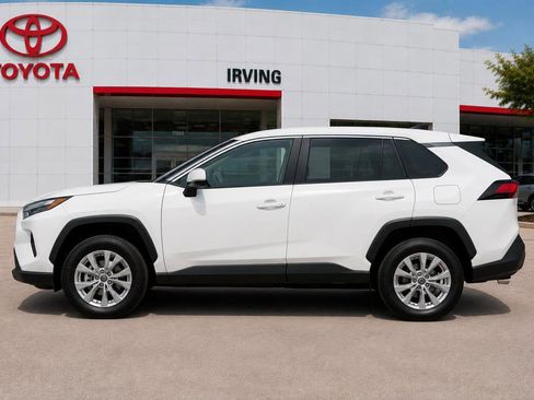 Used 2024 Nissan Rogue S AWD/4WD image 5
