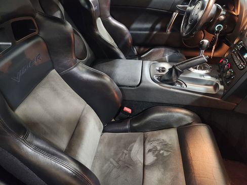 Used 2003 Dodge Viper SRT-10 RWD image 37
