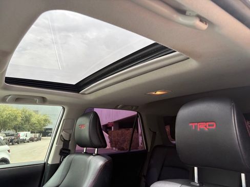 Used 2017 Toyota 4Runner TRD Off-Road Premium AWD/4WD image 10
