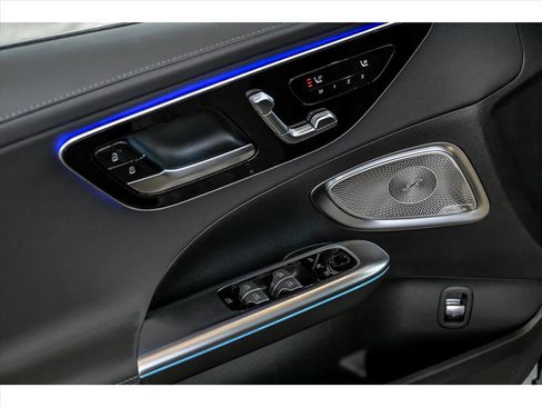 New 2026 Mercedes-Benz C 300 4MATIC Sedan image 7