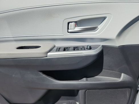 New 2026 Toyota Sienna XLE image 21