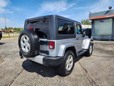 Used 2014 Jeep Wrangler Sahara AWD/4WD image 19