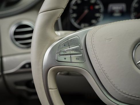 Used 2017 Mercedes-Benz S 550 Sedan image 28