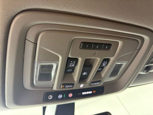 Used 2019 Chevrolet Silverado 1500 LTZ image 42