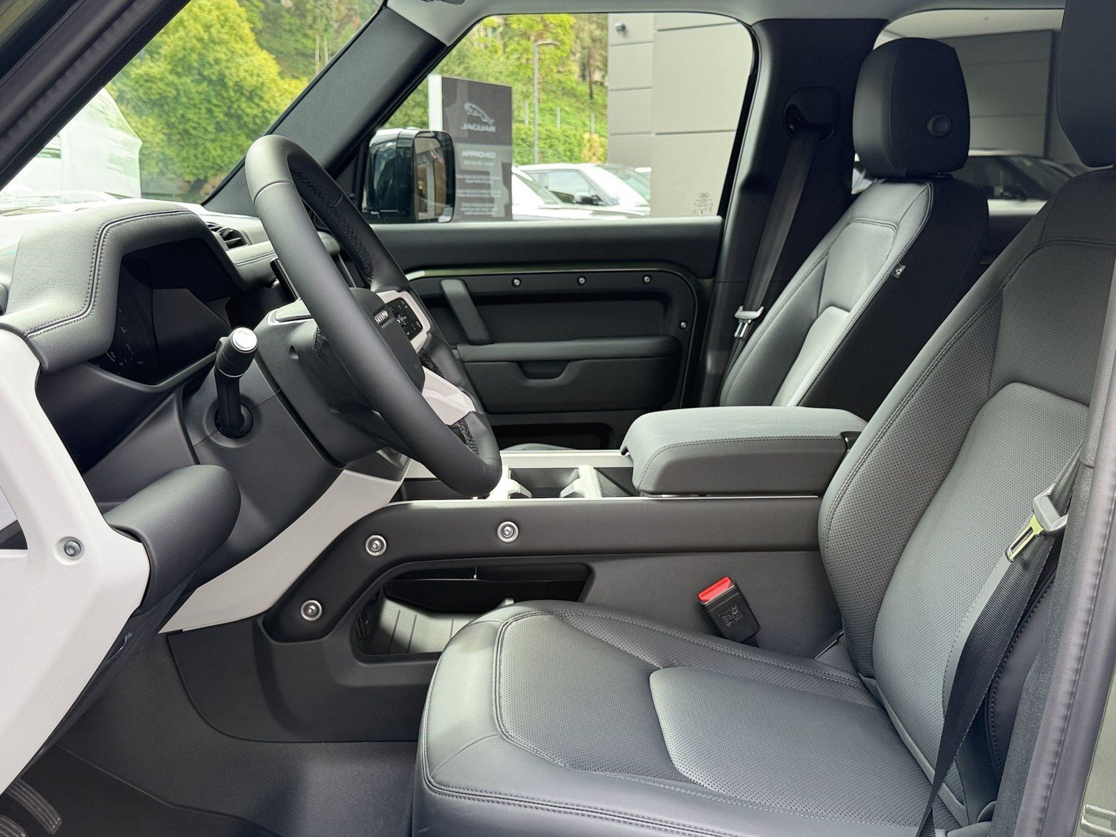 New 2026 Land Rover Defender 110 S AWD/4WD image 5