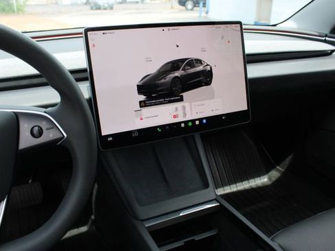 Used 2024 Tesla Model 3 Standard Range image 16