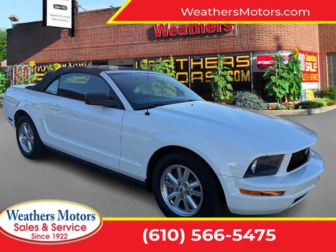 Used 2006 Ford Mustang V6 image 1