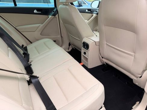 Used 2014 Volkswagen Tiguan SEL image 23