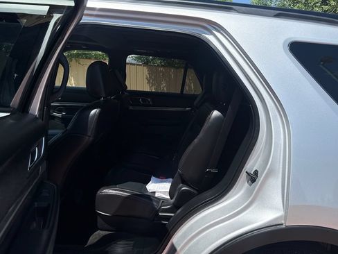 Used 2018 Ford Explorer Sport AWD/4WD image 18