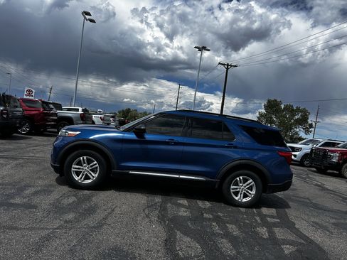 Used 2020 Ford Explorer XLT w/ Equipment Group 202A AWD/4WD image 2