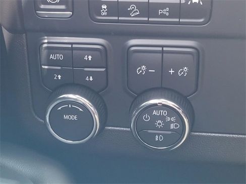 Used 2025 Chevrolet Tahoe Z71 image 26