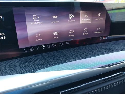 Used 2025 Cadillac Escalade ESV V image 17