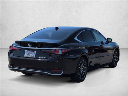 Used 2025 Lexus ES 300h w/ Premium Package FWD image 5