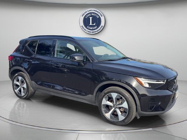 Used 2024 Volvo XC40 B5 Core AWD/4WD image 11