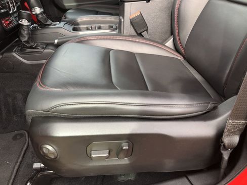 Used 2024 Jeep Wrangler Unlimited Rubicon image 14