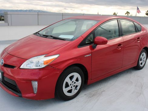 Used 2015 Toyota Prius Three image 6