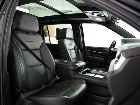 Used 2021 GMC Yukon XL Denali w/ Denali Premium Package AWD/4WD image 56