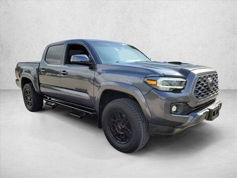 Used 2022 Toyota Tacoma TRD Sport w/ Technology Package RWD image 3