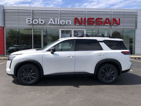 New 2026 Nissan Pathfinder SL w/ SL Premium Package AWD/4WD image 11