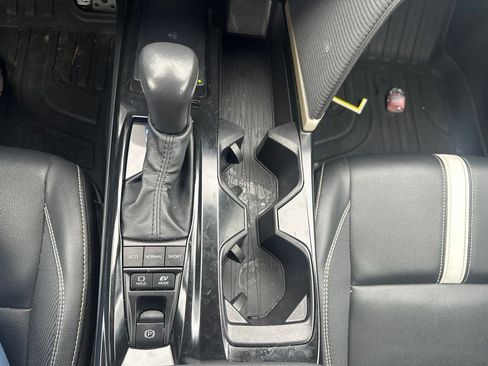 Used 2025 Toyota Camry SE FWD image 20