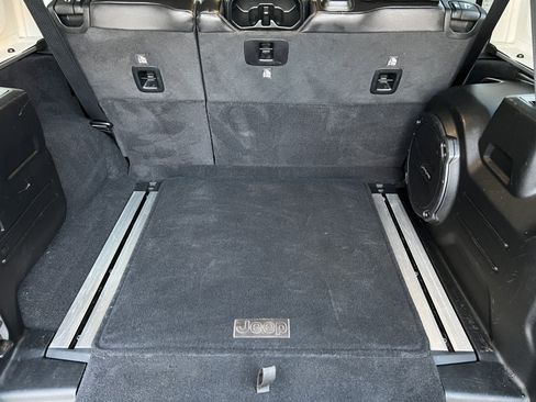 Used 2021 Jeep Wrangler Unlimited Rubicon w/ Uconnect 4C Nav & Sound Group image 18