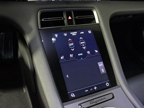 Used 2025 Porsche Taycan image 31