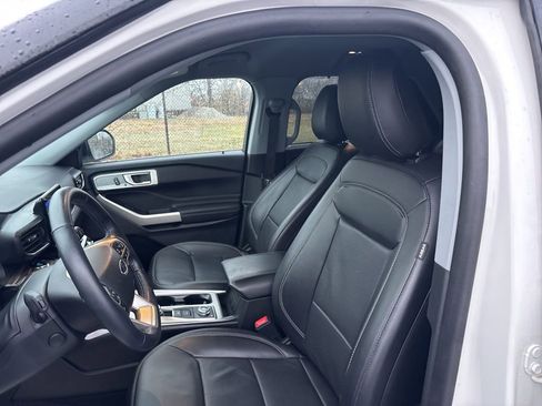 Used 2023 Ford Explorer Limited w/ Equipment Group 301A image 24