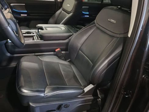 Certified 2025 Ford Expedition Platinum AWD/4WD image 5