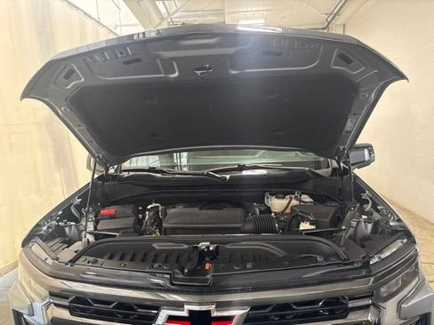Used 2023 Chevrolet Silverado 1500 ZR2 AWD/4WD image 8