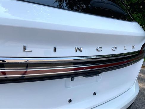 Used 2023 Lincoln Nautilus Reserve AWD/4WD image 29