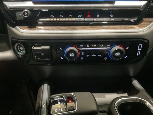 Used 2026 Chevrolet Silverado 1500 LT Trail Boss w/ LT Trail Boss Premium Package AWD/4WD image 24