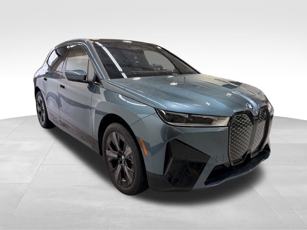 Used 2024 BMW iX xDrive50 w/ Sport Package AWD/4WD image 7