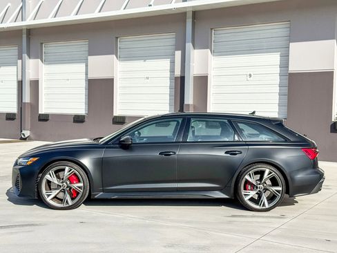 Used 2023 Audi RS 6 w/ Carbon Optic Package image 3