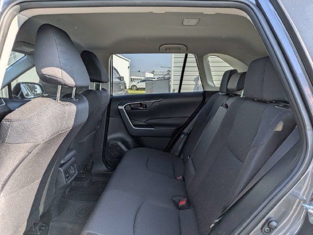 Used 2025 Toyota RAV4 LE AWD/4WD image 13