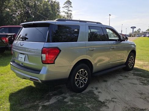 Used 2024 Ford Expedition XLT AWD/4WD image 14