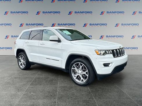 Used 2021 Jeep Grand Cherokee Laredo RWD image 8