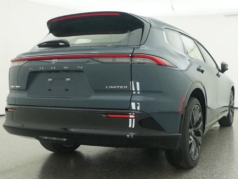 New 2026 Toyota Crown Signia Limited image 9