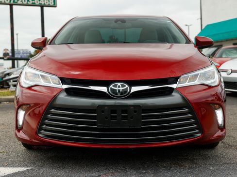 Used 2017 Toyota Camry XLE w/ Advanced Technology Package FWD image 21
